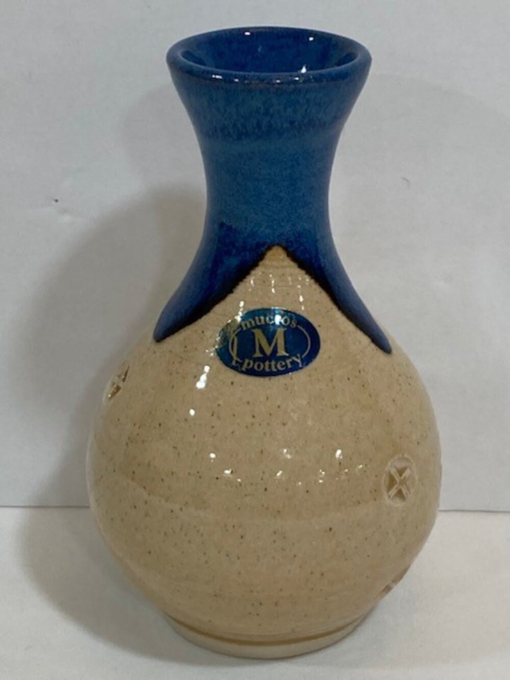 Mucros Pottery Blue and Tan Vase with Bird Motif and Sticker 5 1/2" - Picture 3 of 8